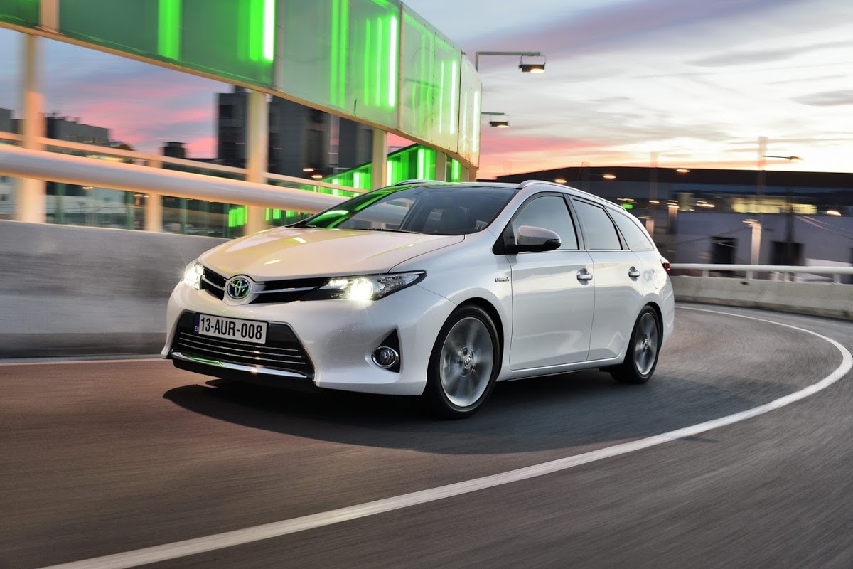 barrière Consumeren Leven van New Toyota Auris Touring Sports Range Priced in the UK | Carscoops