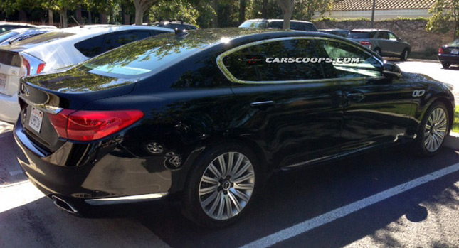  U Spy: Kia's New Quoris Flagship Basking Under the Californian Sun