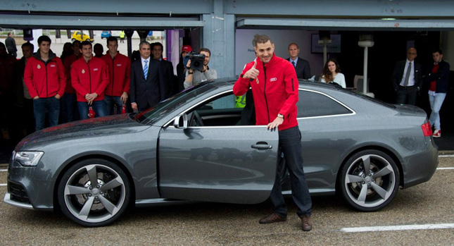  Real Madrid’s Benzema Fined €18,000 for Doing 215 km/h in a 100-km/h Zone in an Audi RS5