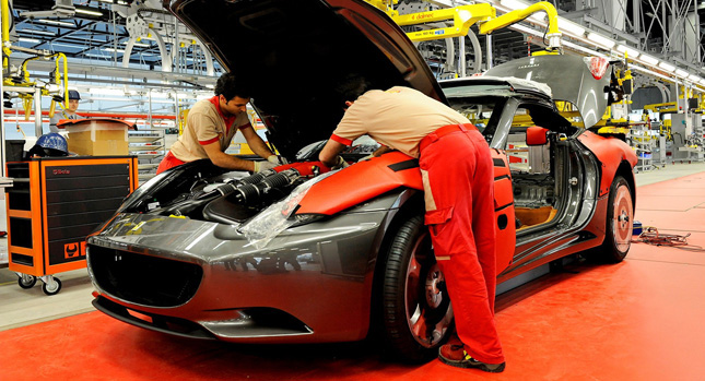  Ferrari Pays Three Extra Salaries Plus a €4,000 Competitiveness Bonus to Employees