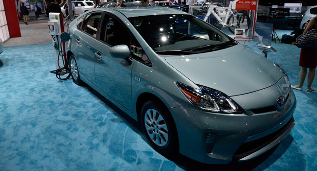  Toyota Says Lower Gas Prices May Hurt Prius Sales in the U.S.