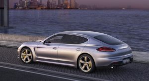 2014-Porsche-Panamera-3