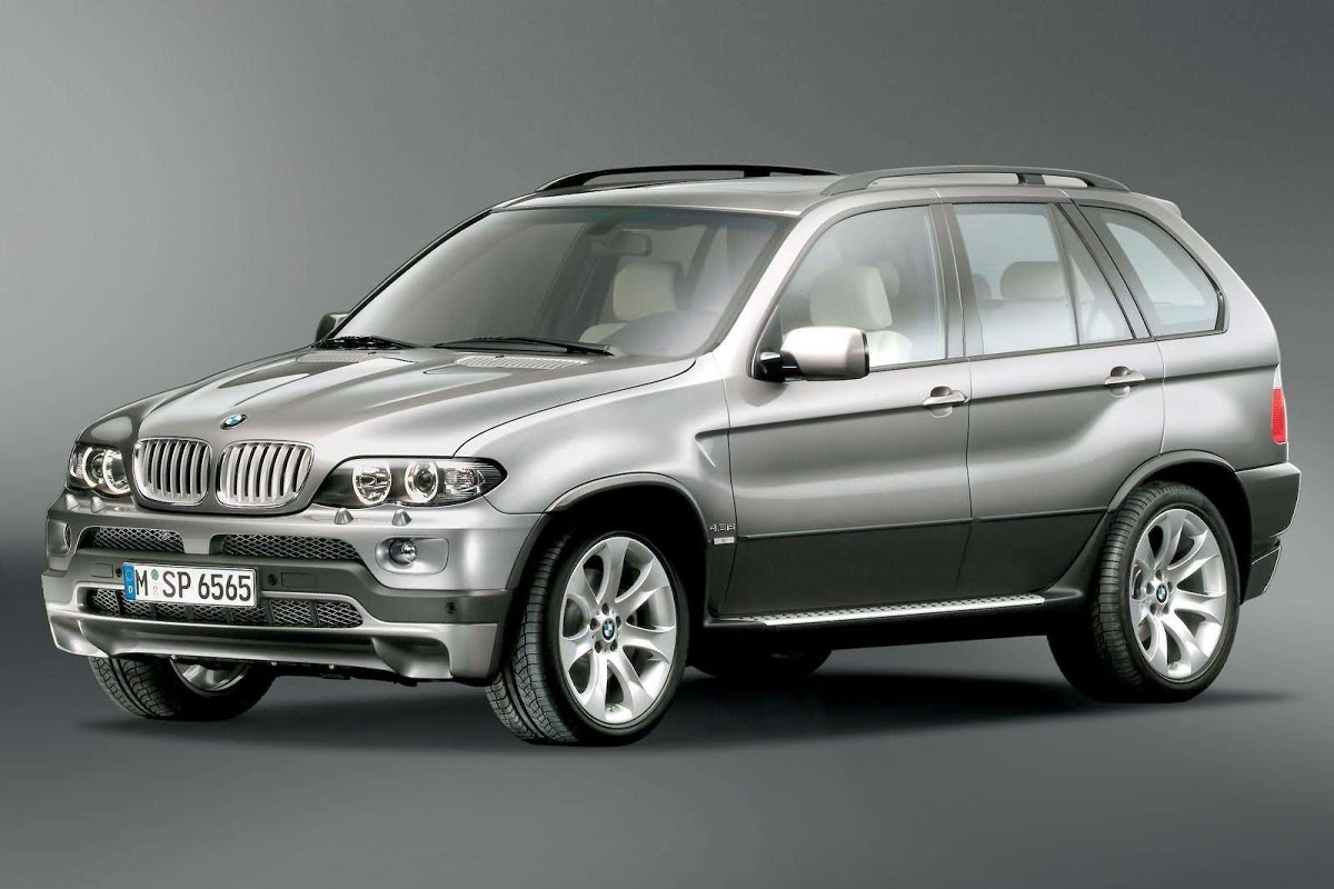 BMW Puts All Three X5 Generations Side by Side, Which One Gets Your Vote?