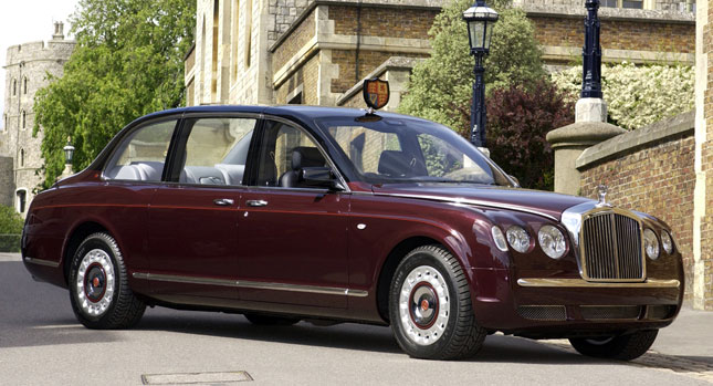  Londoners to Get a Rare Chance to Take a Close Look at The Queen’s Bentley State Limousine
