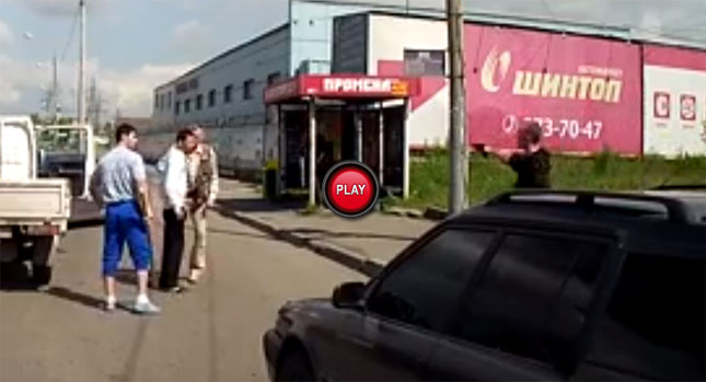  This is How You Swiftly Break Up a Road Rage Fight in Russia