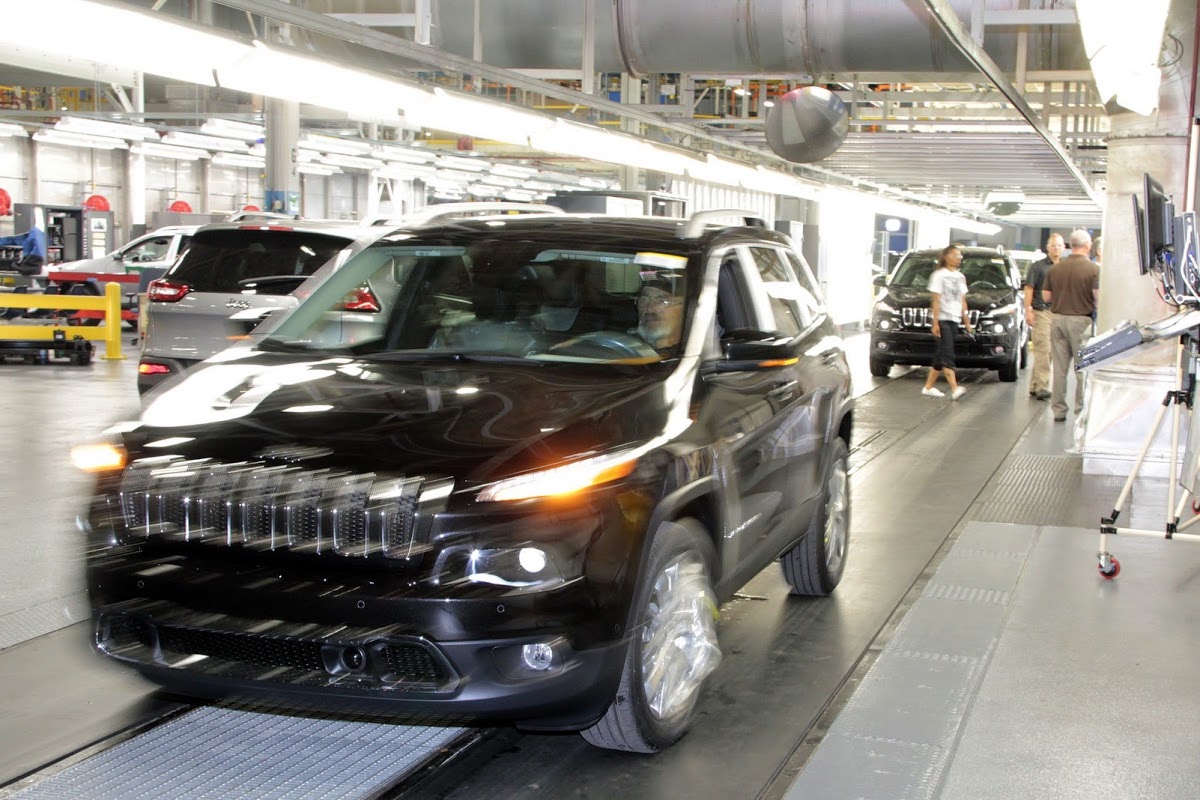 Chrysler Postpones Press Launch of 2014 Jeep Cherokee as Well | Carscoops