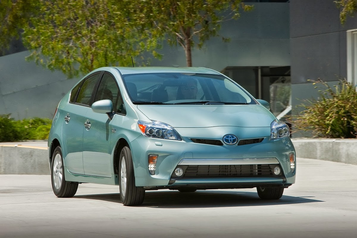 Toyota Slashes 2014 Prius Plug in Prices By Up To 4 620 Carscoops