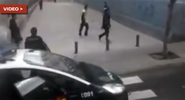  Spanish Cop Runs to Break a Fight, Ends Up Running to Save His Car…
