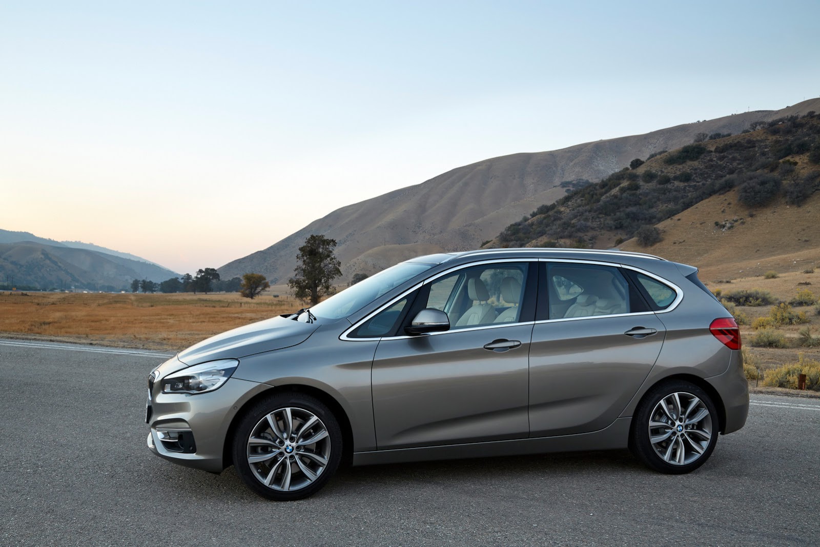 New 2-Series Active Tourer is BMW’s First Minivan and FWD Model [74 ...