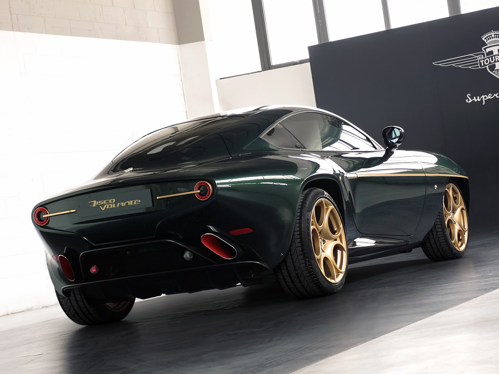 Touring's Breathtaking Alfa Disco Volante Wears and Gold for Geneva – Plus Gear Video | Carscoops