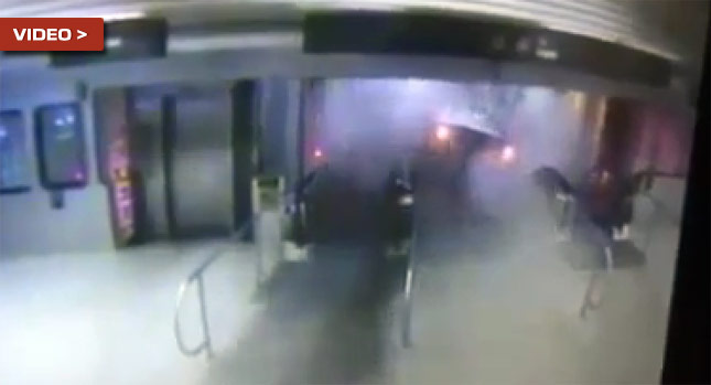  Breaking: Chicago Train Derailment Captured on Security Camera Footage