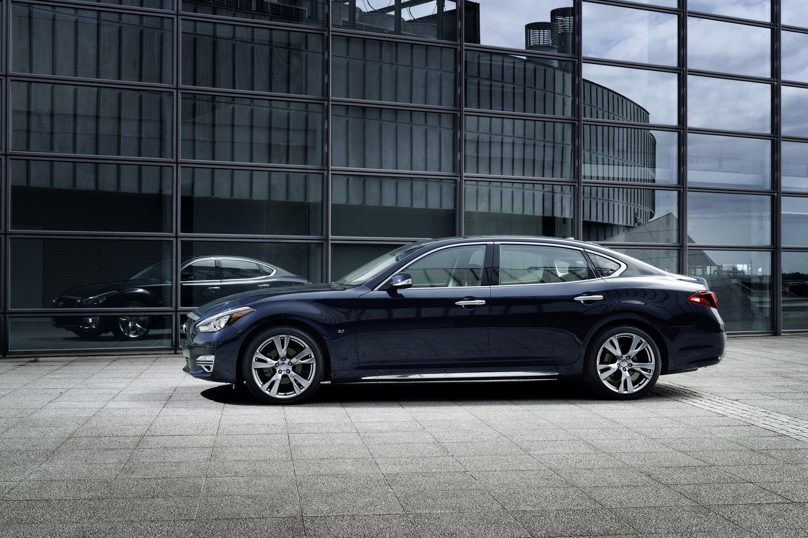 Q70 long infiniti