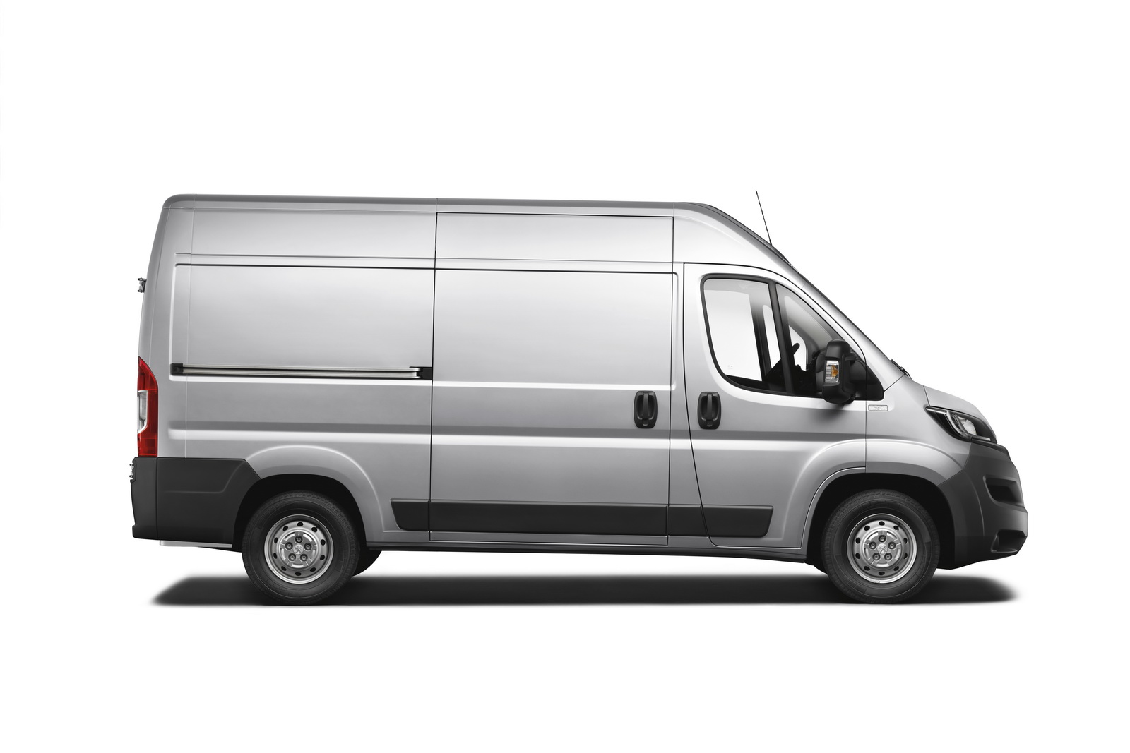 Peugeot Brings Boxer Van in Line with the Rest of the Range