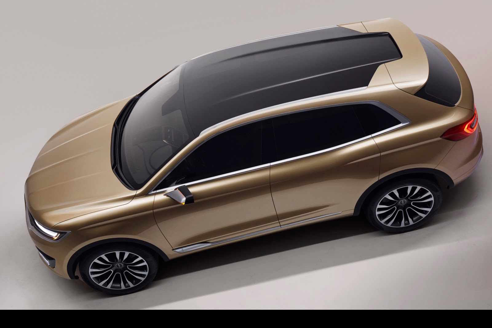 New Lincoln MKX Concept is Only a Couple of Steps Away from Production