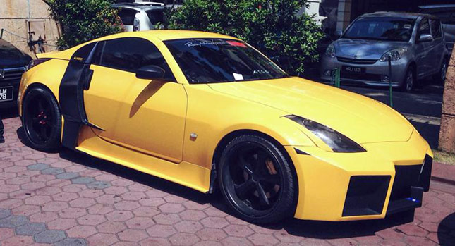 Nissan 350Z Thinks it's Related to the Audi R8 and Lamborghini Reventon