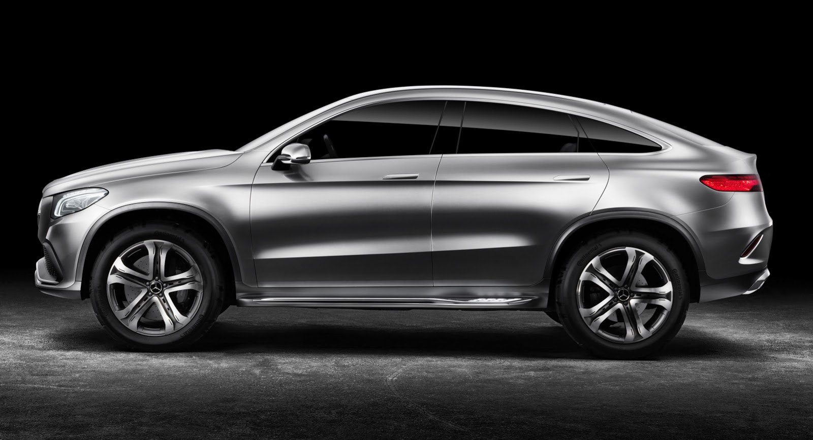 Bmw x mercedes