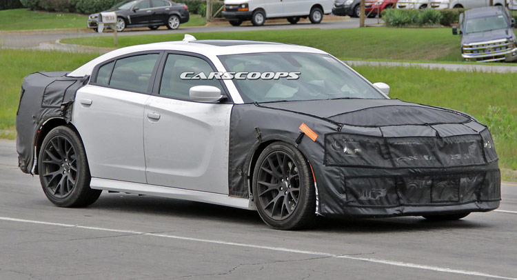  New Dodge Charger SRT Hellcat Spied; Should the BMW M5, Mercedes E63 AMG be Afraid?