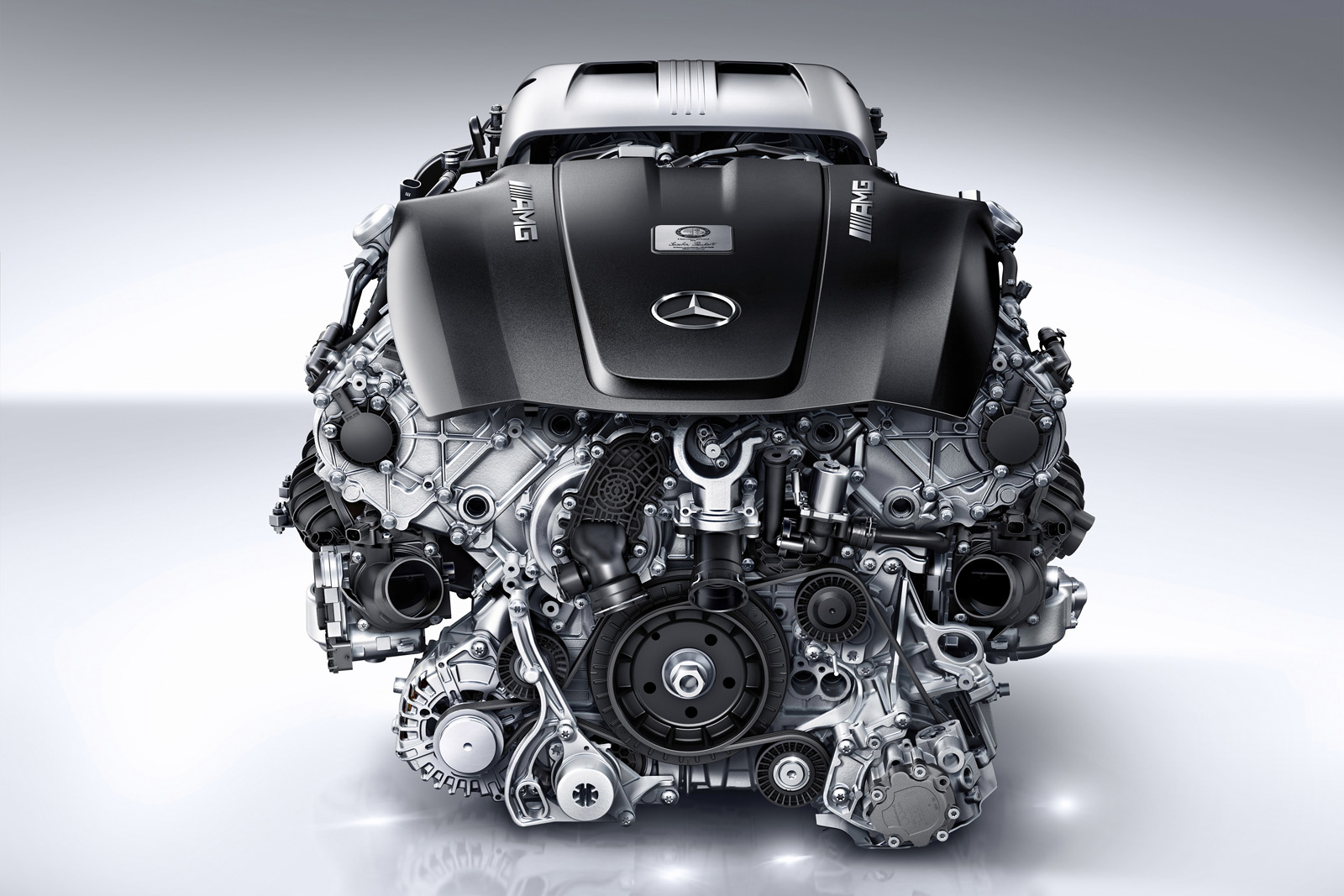 Mercedes хоче продовжити виробництво та продаж V8 після 2030 року