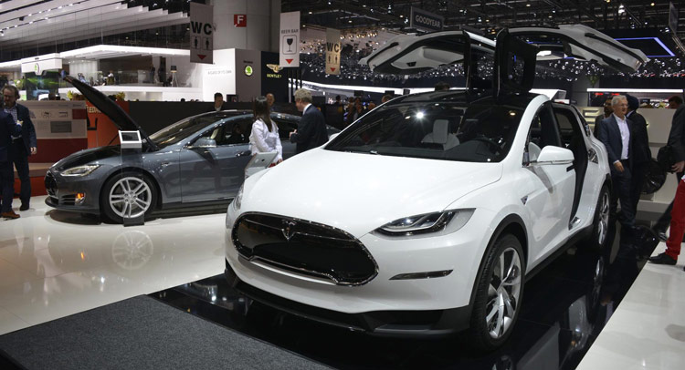  Tesla Stops Model S Production to Prepare for Model X Launch