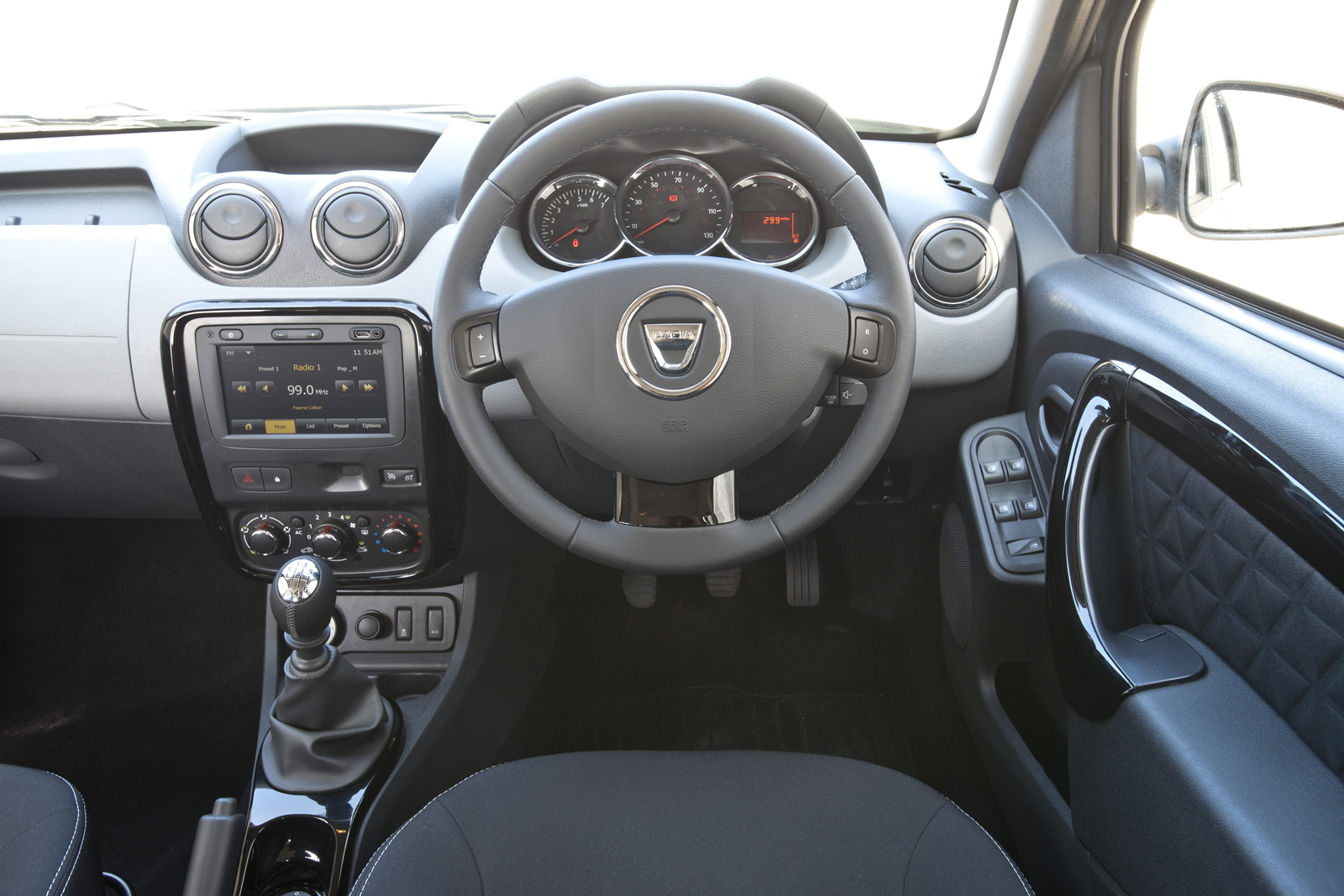 Dacia Duster (2014-2017) Interior & Infotainment