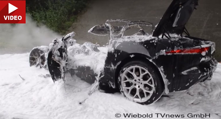  Yet Another Jaguar F-Type Turns itself into Pool of Molten Aluminum
