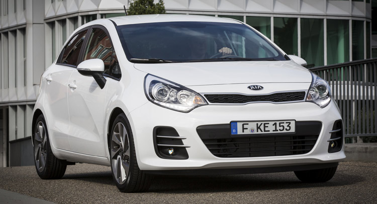  Kia Reveals Mildly Facelifted Rio ahead of Paris Debut