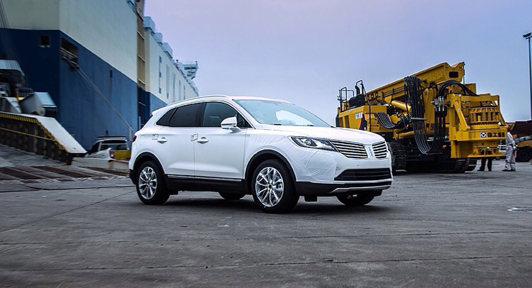  First Shipment of Lincoln Vehicles Arrives in China