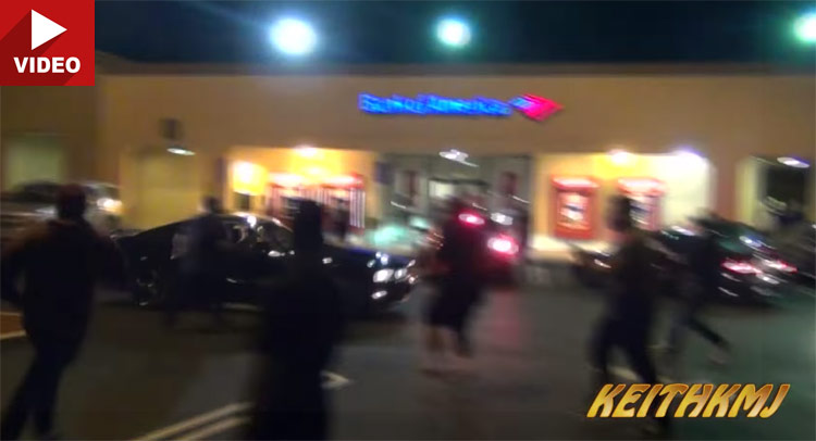  Bystanders Jump in and Block Cops Chasing a Mustang!