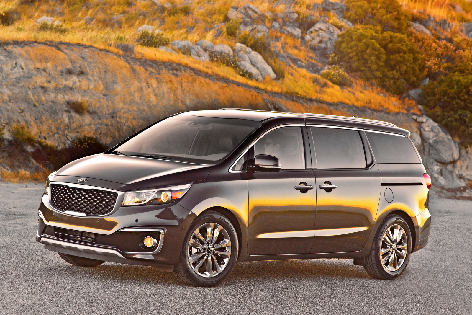 Новые минивэны все марки. Kia Minivan Sedona. Kia Sedona SXL 2015. Kia 7 Sedona. Kia Sedona 2016.