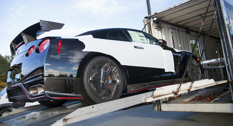  Nissan Makes a Big Deal Out of First U.S. Delivery of 2015 GT-R Nismo