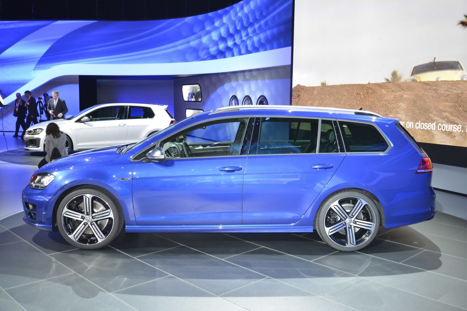 VW's Super Golf R Concept has 400 Horses and Goes up to 175mph or