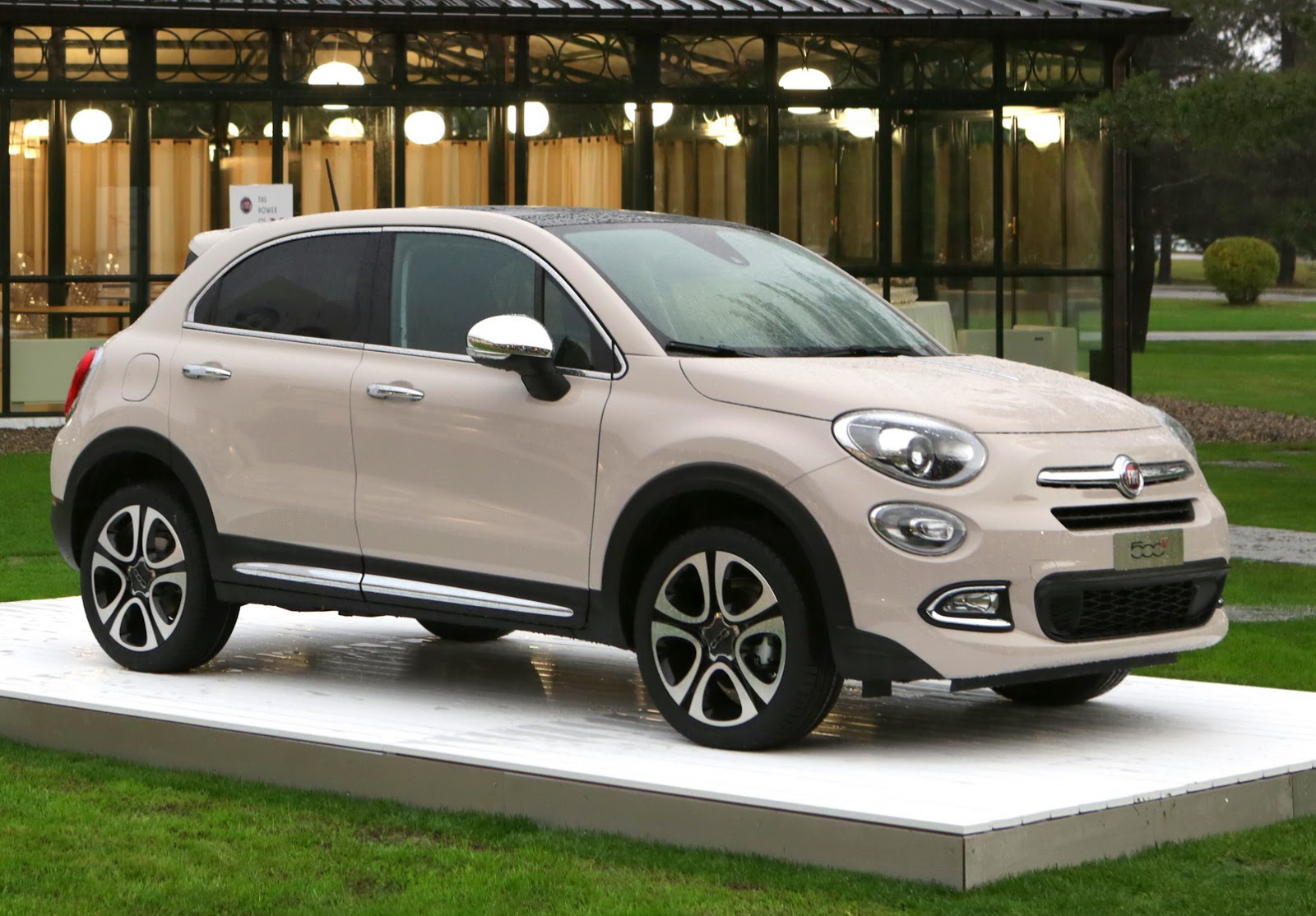 Mopar Strikes Fiat 500X with Tons of Accessories [42