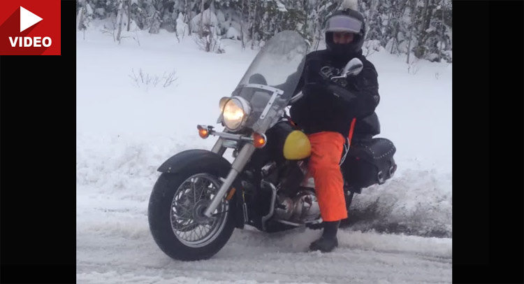  Canadian Motorcyclist Gives Zero Shucks About Snow