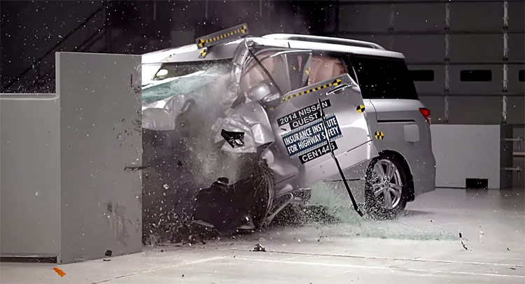  IIHS Finds Most Minivans Don’t Take the Small Overlap Crash Test Well