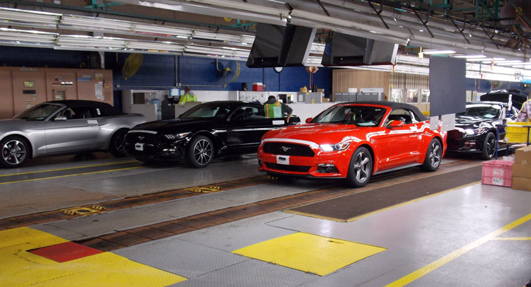  Ford Starts Shipping 2015 Mustang Convertibles to U.S. Dealers
