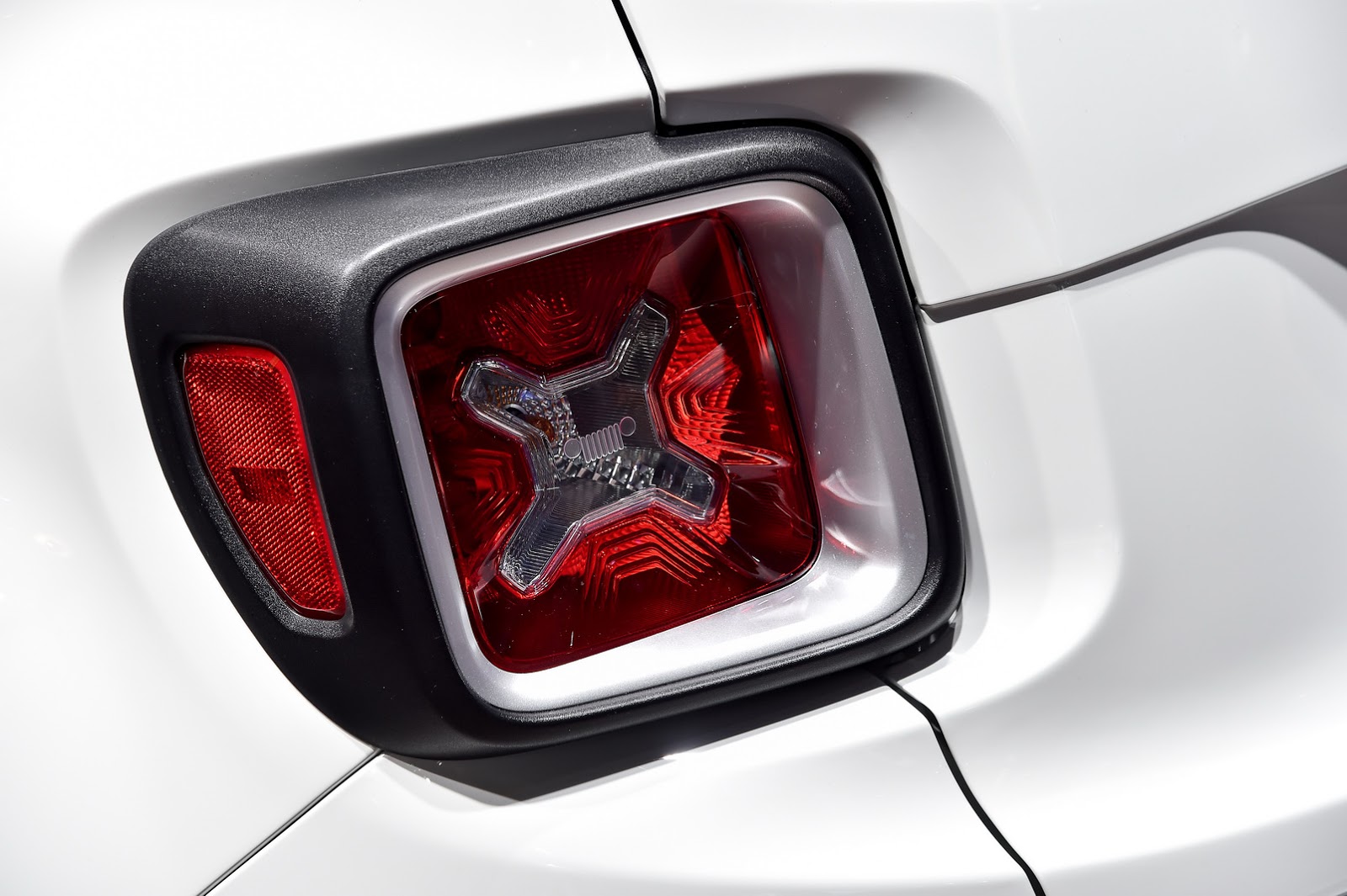 New Jeep Renegade Starts from £16,995 in the UK Carscoops