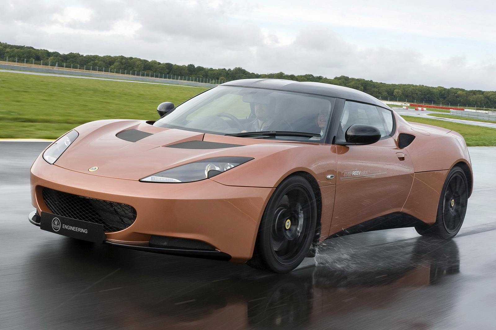 Lotus Planning New Evora Variants Including Roadster And