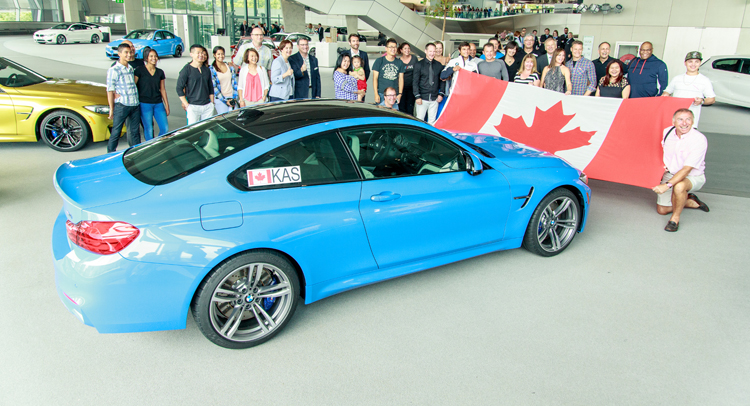  BMW Welt Hosted a Record 22,500 Vehicle Deliveries in 2014
