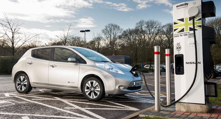  Nissan Says its Leaf Converted Half of UK Adopters to Keep Buying EVs