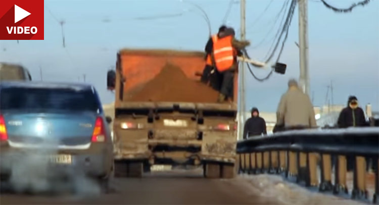  Road Workers Don’t Give Two Shitz About Pedestrians Sprinkling Them with Sand