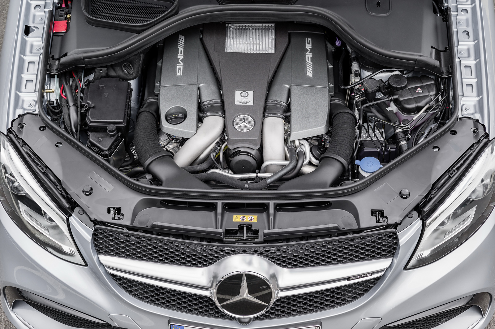 Mercedes хоче продовжити виробництво та продаж V8 після 2030 року