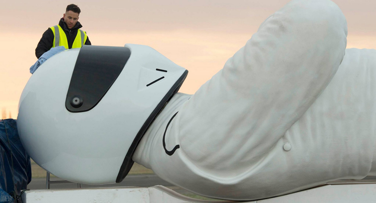  Nine-Meter Tall Stig Statue Traveling to Poland