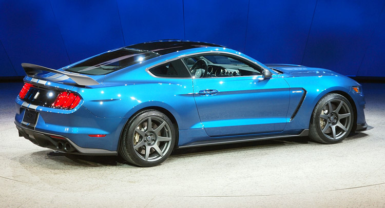  Ford Takes The Covers Off New Hardcore Shelby GT350R Mustang