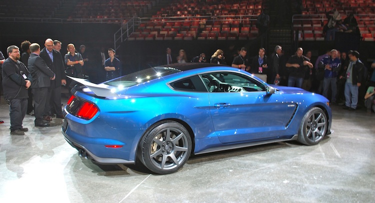  The Shelby GT350R Mustang: Less is More Interesting