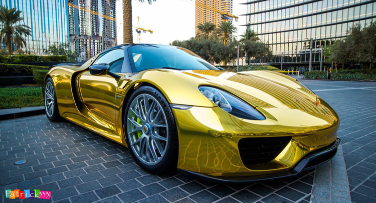  Porsche 918 Spyder Wears Traditional Supercar Gold Chrome Outfit [w/Video]