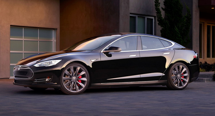  Elon Musk Says Established Manufacturers Should Speed Up Efforts on EVs
