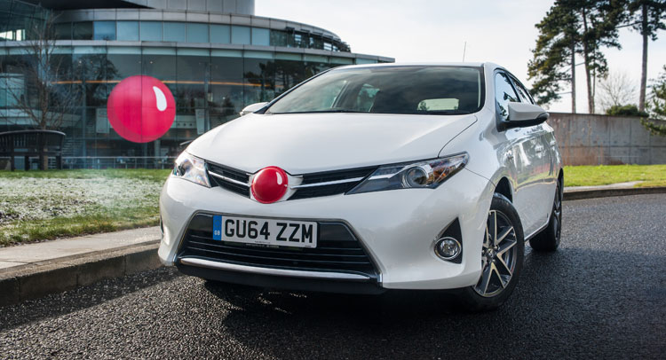  Toyota UK Wants to Raise £1 Million for Charity by Selling Red Noses for Cars