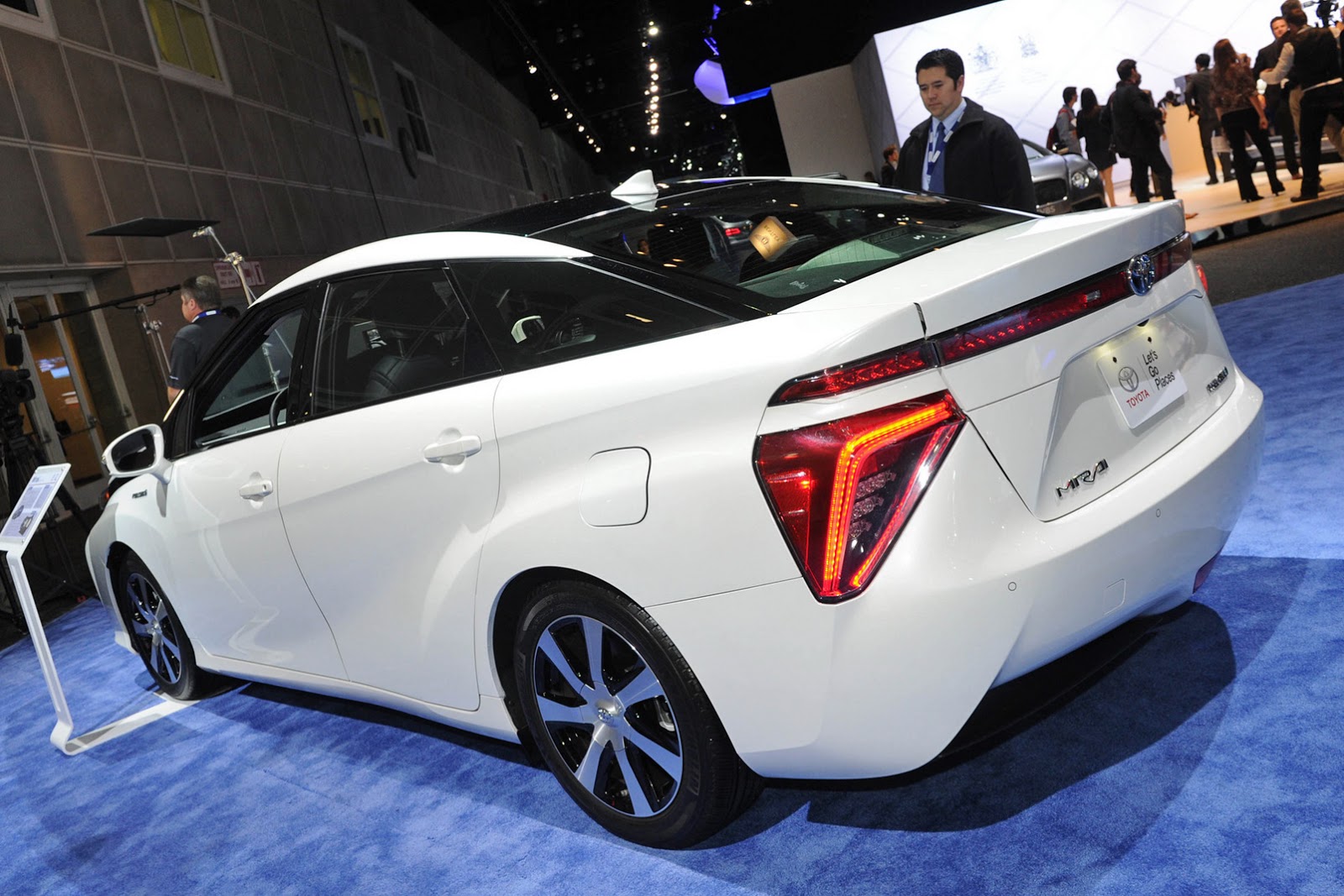 Toyota Gets 1 500 Orders For The Mirai In Japan In One Month Carscoops