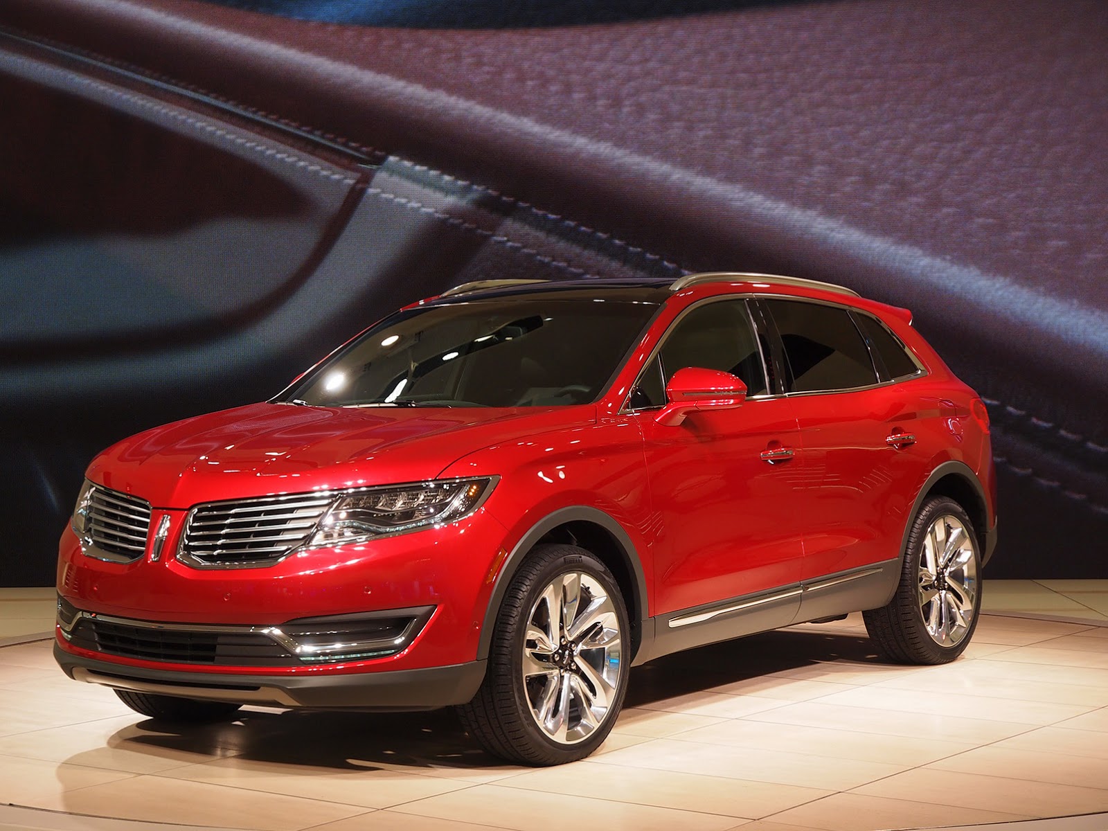 2016 Lincoln MKX Detailed, Gets Standard 3.7L V6 with Over 300HP