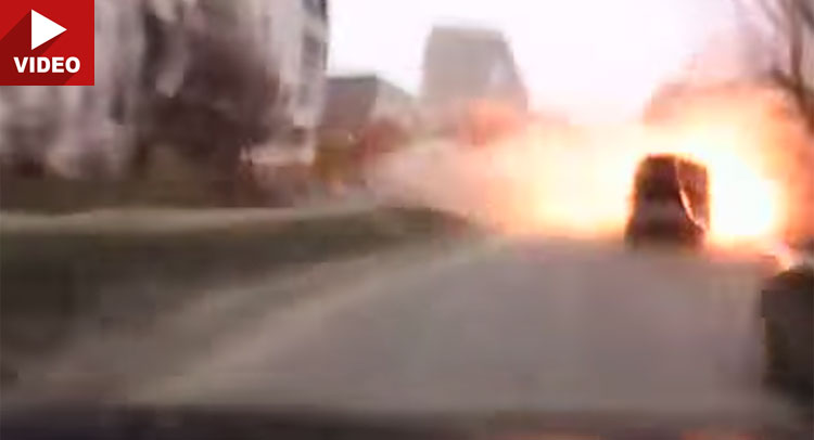  Shocker: Ukrainian Dash Cam Catches Destruction of Rocket Attack in Mariupol